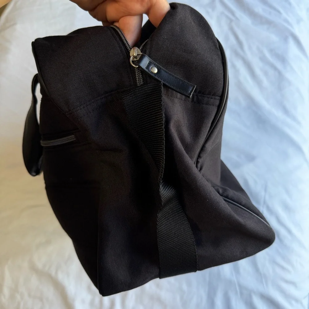 Kenneth Cole Lightweight Black Duffle Bag